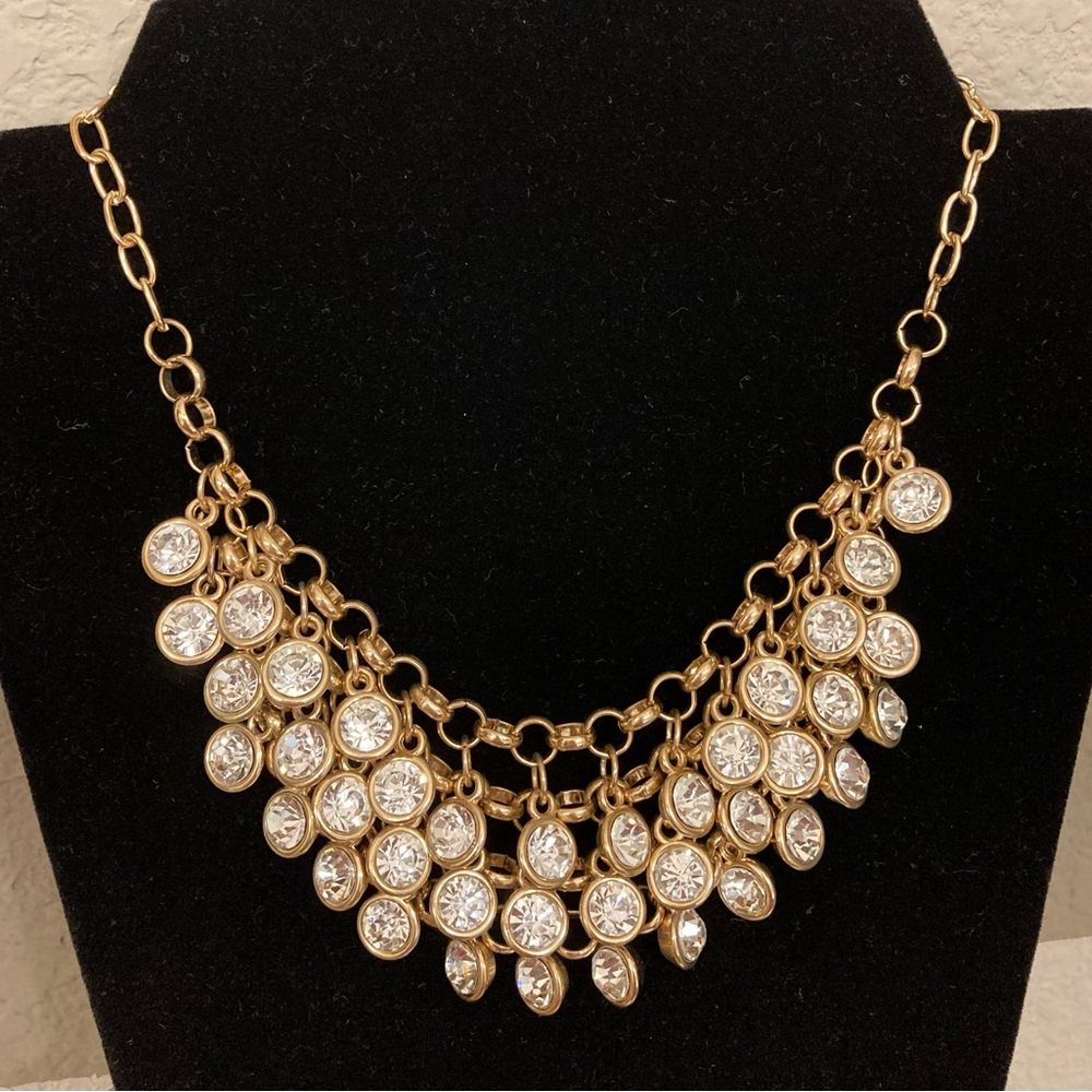 Necklace. STUNNING. Gold tone with Stones. Pre owned. EUC